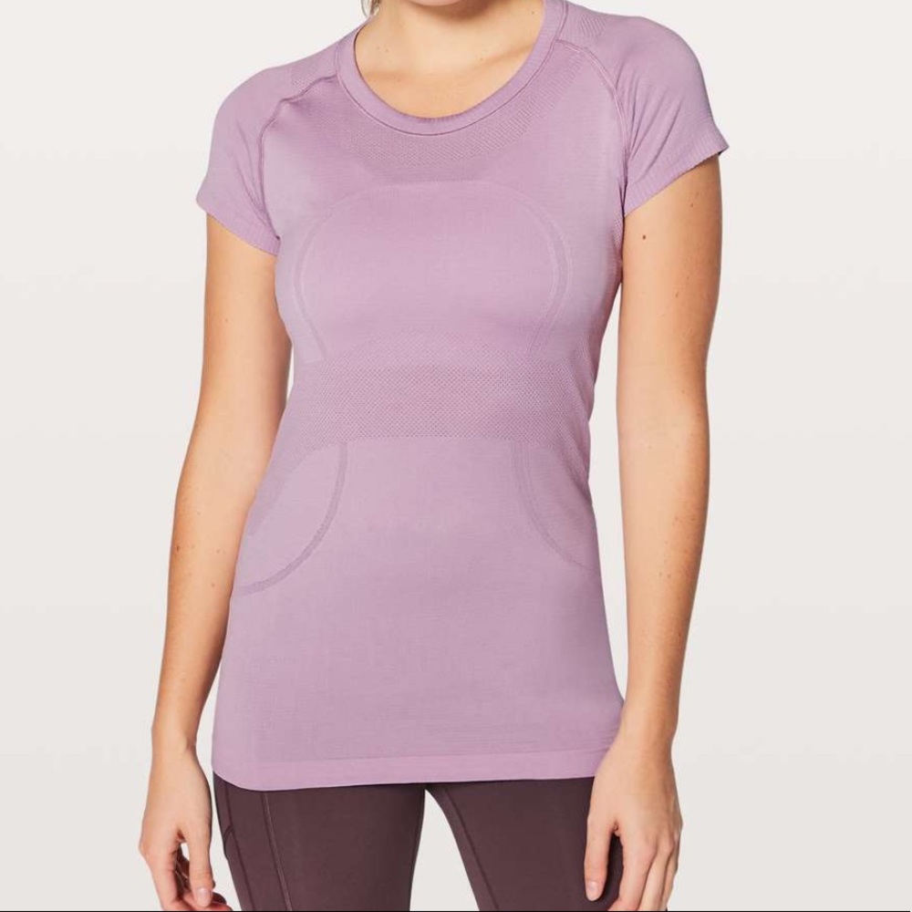 Mauve swiftly tech short sleeve size 4
